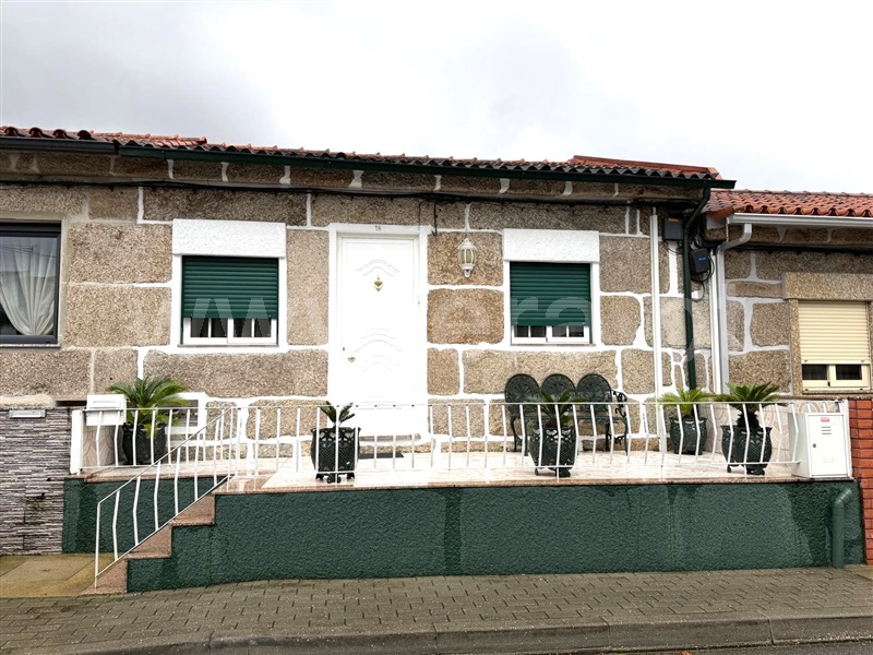 Moradia em Banda T3 / Guimarães, Azurém