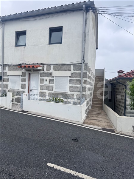 Moradia em Banda T3 / Guimarães, Gondar