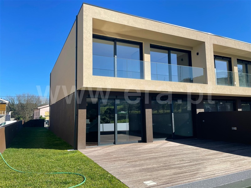 Moradia em Banda T3 / Guimarães, Pencelo