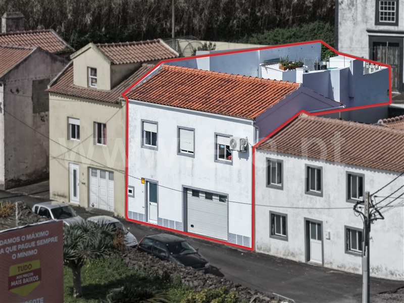 Moradia em Banda T3 / Horta, Horta (Angústias)