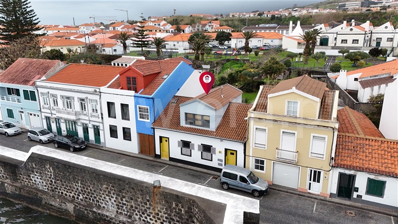 Moradia em Banda T3 / Horta, Horta (Angústias)
