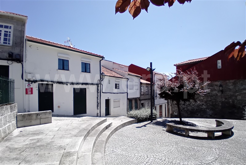 Moradia em Banda T3 / Lamego, Douro