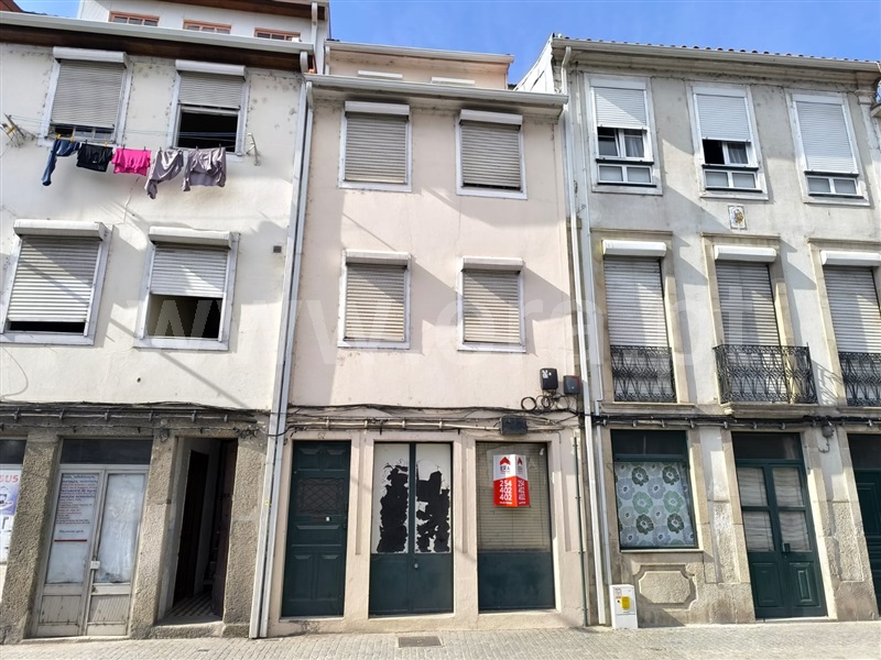 Moradia em Banda T3 / Lamego, Lamego (Almacave e Sé)