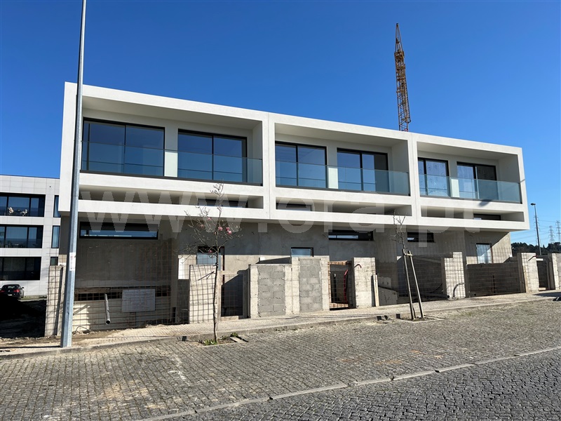 Moradia em Banda T3 / Maia, Cidade da Maia