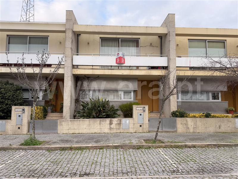 Moradia em Banda T3 / Maia, Pedrouços