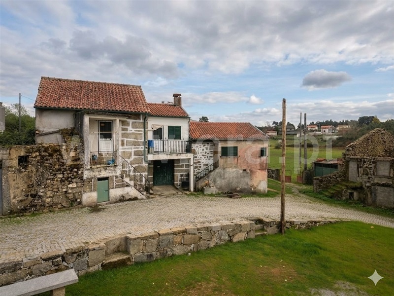 Moradia em Banda T3 / Mangualde, Espinho