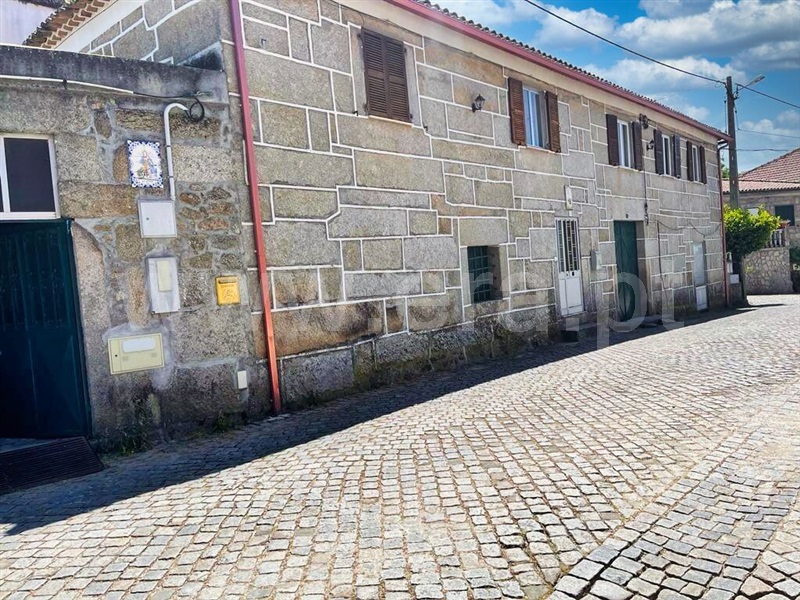 Moradia em Banda T3 / Mangualde, Santiago de Cassurrães e Póvoa de Cervães