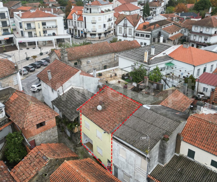 Moradia em Banda T3 / Nelas, Canas de Senhorim