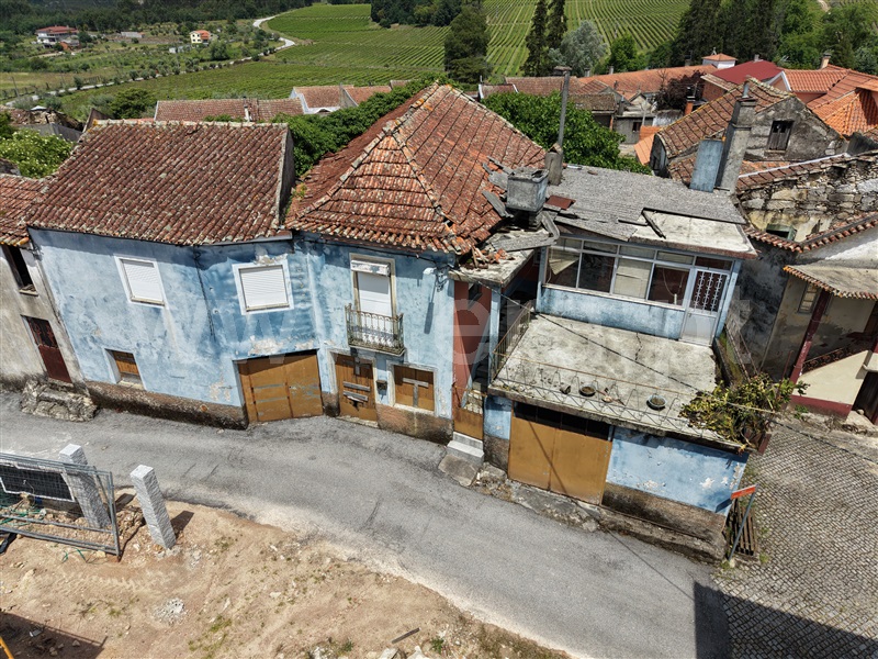 Moradia em Banda T3 / Nelas, Carvalhal Redondo e Aguieira