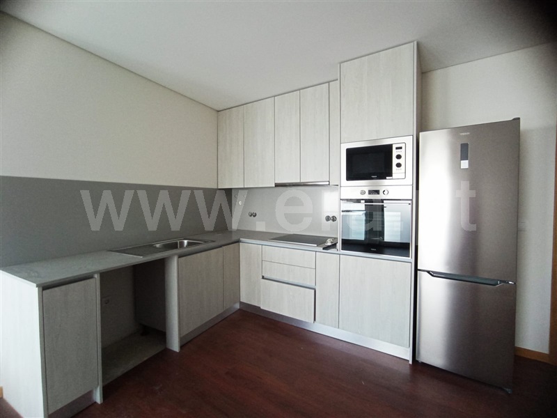 Moradia em Banda T3 / Oliveira de Azeméis, Pinheiro da Bemposta, Travanca e Palmaz