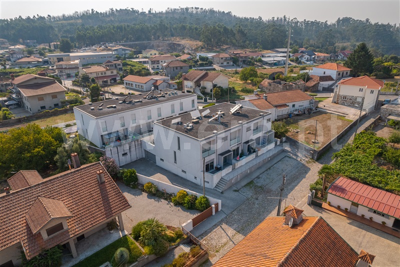 Moradia em Banda T3 Paços de Ferreira, Sanfins Lamoso Codessos - 1493046 - 3