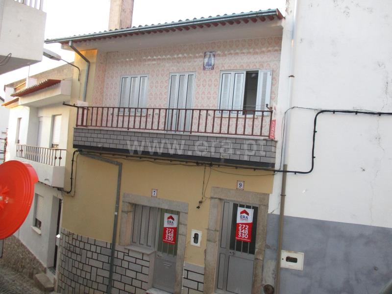 Moradia em Banda T3 / Penamacor, Penamacor