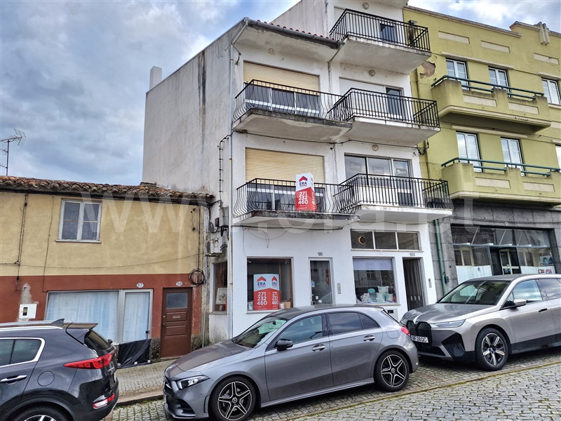 Moradia em Banda T3 / Pinhel, Centro