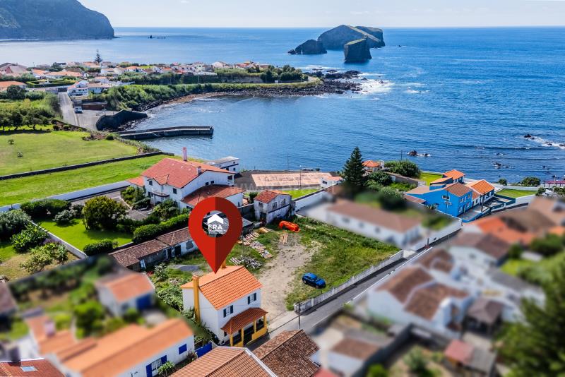 Moradia em Banda T3 / Ponta Delgada, Mosteiros