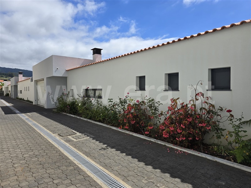 Moradia em Banda T3 / Ponta do Sol, Canhas