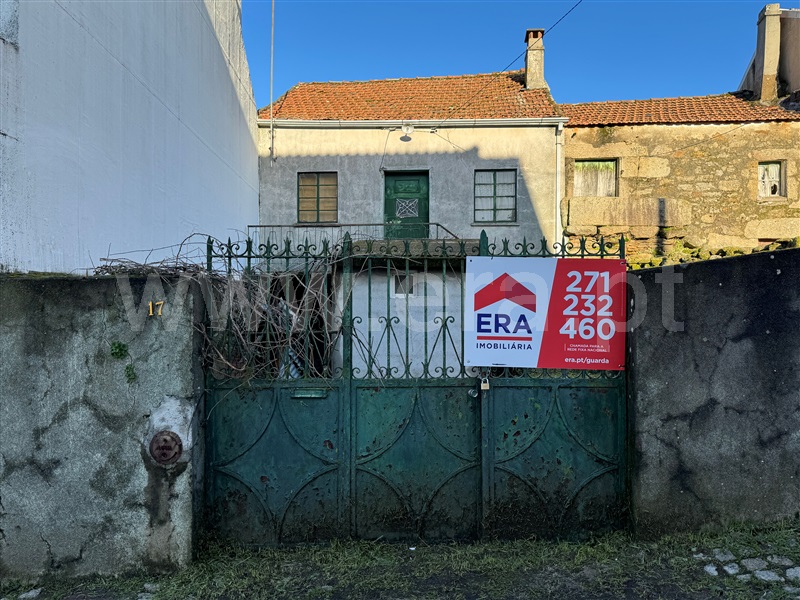 Moradia em Banda T3 / Sabugal, Sabugal