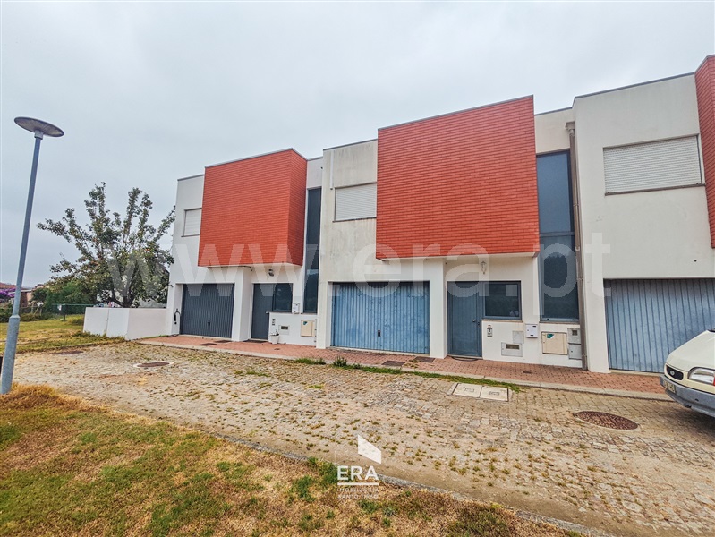 Moradia em Banda T3 / Santo Tirso, Agrela