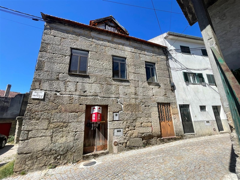 Moradia em Banda T3 / Seia, Paranhos da Beira