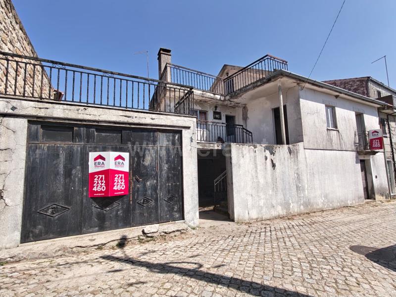 Moradia em Banda T3 / Sernancelhe, Sernancelhe e Sarzeda