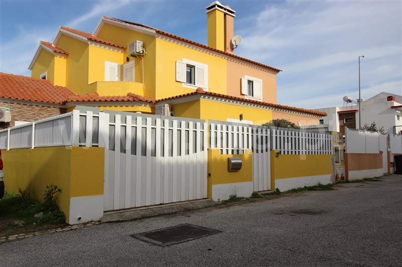 Moradia em Banda T3 / Setúbal, Azeitão