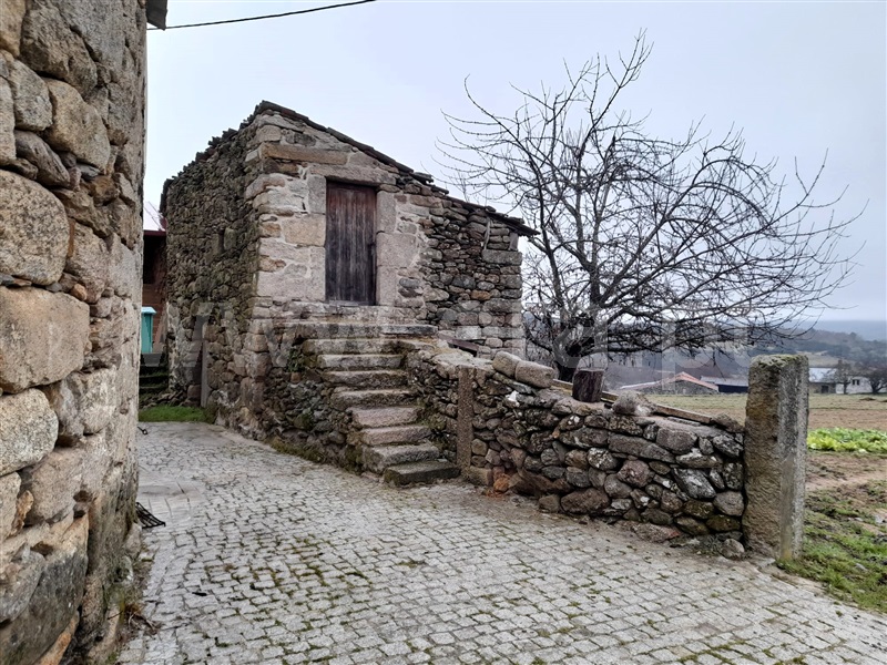 Moradia em Banda T3 / Valpaços, Tinhela e Alvarelhos