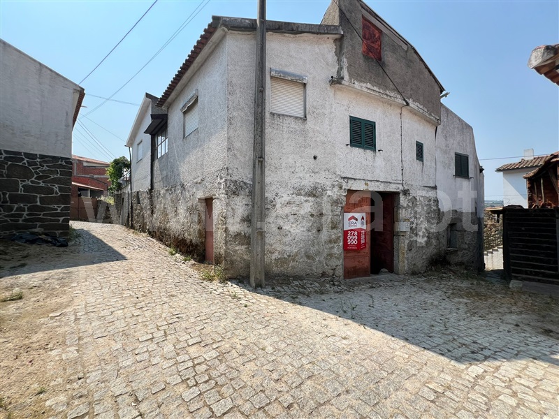 Moradia em Banda T3 / Valpaços, Vilarandelo