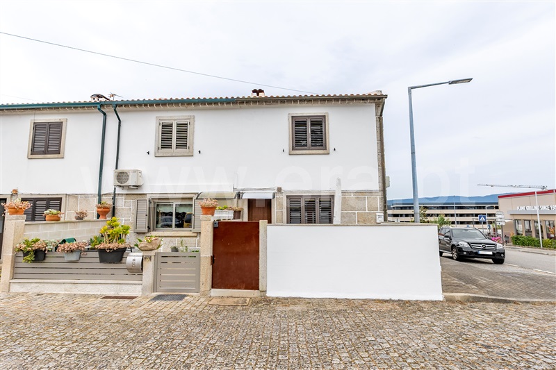 Moradia em Banda T3 / Vila Nova de Cerveira, Vila Nova de Cerveira e Lovelhe