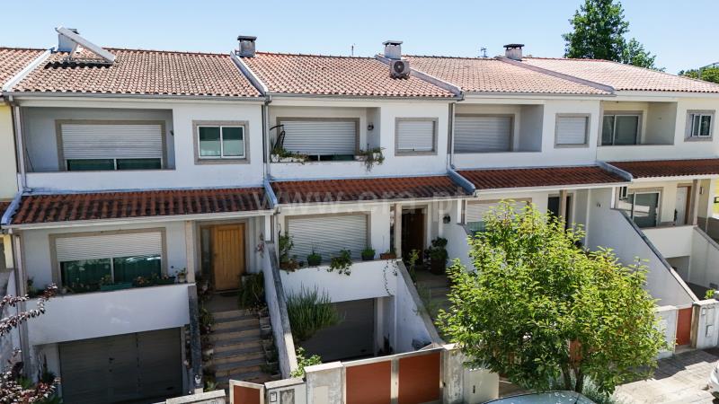 Moradia em Banda T3 / Vila Nova de Famalicão, Landim