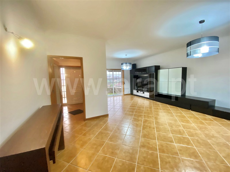 Moradia em Banda T3 / Vila Nova de Famalicão, Riba de Ave