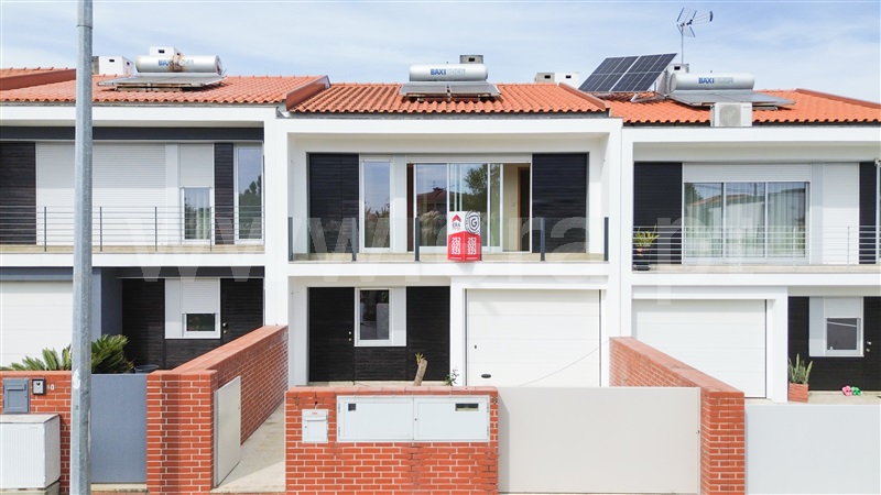 Moradia Geminada T3 / Vila Nova de Famalicão, Ribeirão