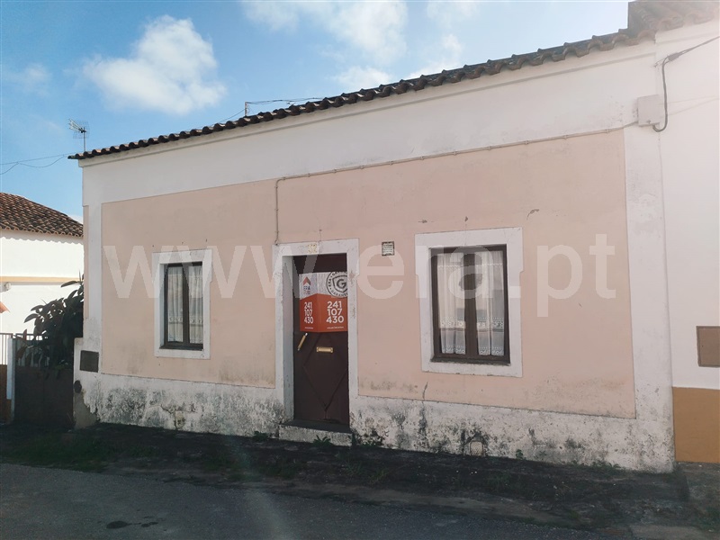Moradia em Banda T4 / Abrantes, Alvega e Concavada