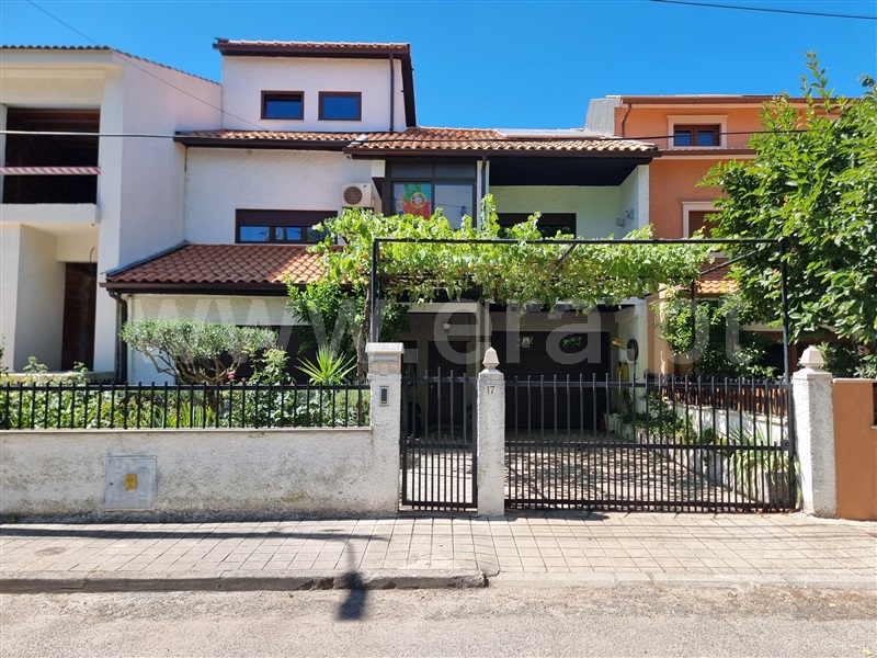 Moradia em Banda T4 / Bragança, Vale d'Álvaro