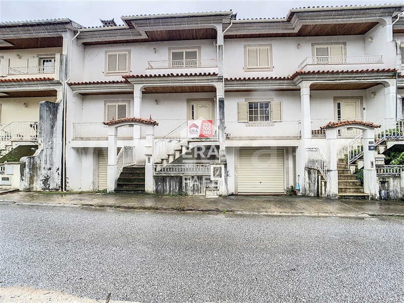 Moradia em Banda T4 / Cabeceiras de Basto, Arco de Baúlhe e Vila Nune