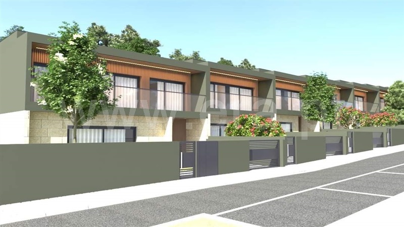 Moradia em Banda T4 / Fafe, Fafe