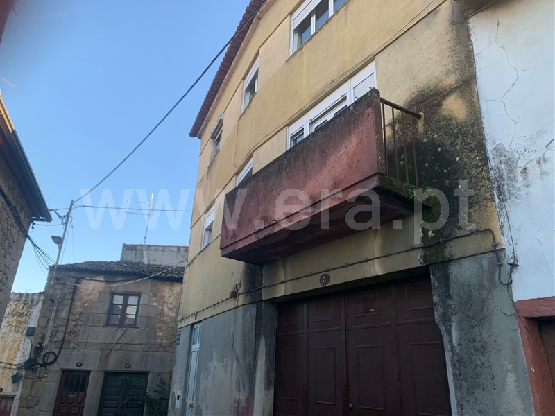 Moradia em Banda T4 / Fundão, Aldeia de Joanes