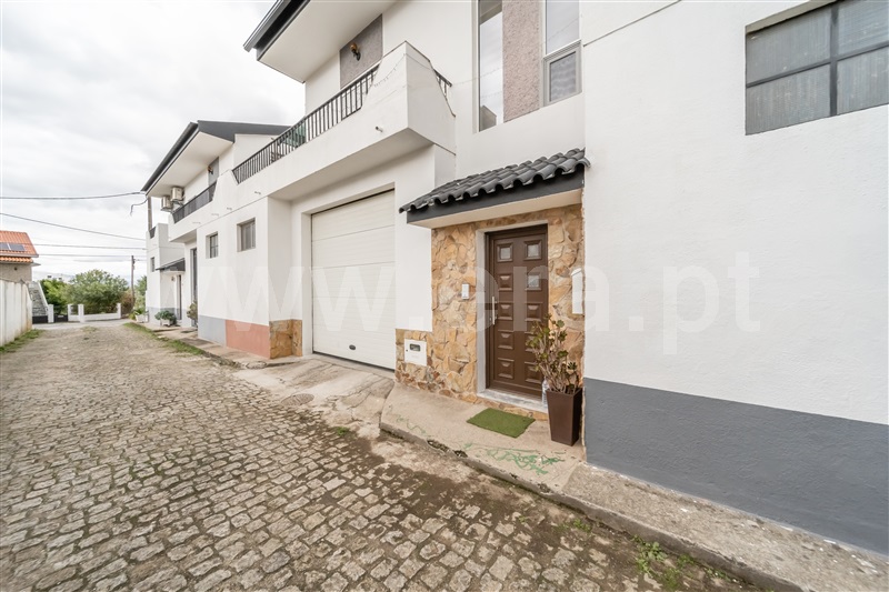 Moradia em Banda T4 / Fundão, Fundão, Valverde, Donas, Aldeia de Joanes e Aldeia Nova do Cabo