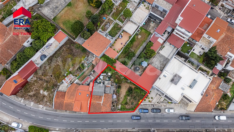 Moradia em Banda T4 / Gondomar, Rio Tinto - Av. da Conduta