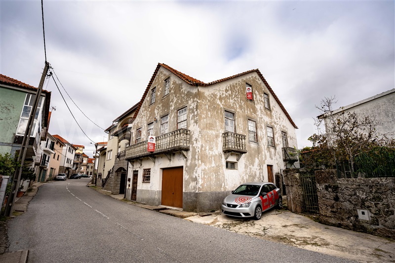 Moradia em Banda T4 / Gouveia, Figueiró da Serra e Freixo da Serra