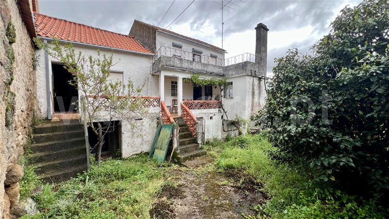 Moradia em Banda T4 / Gouveia, Ribamondego, Gouveia