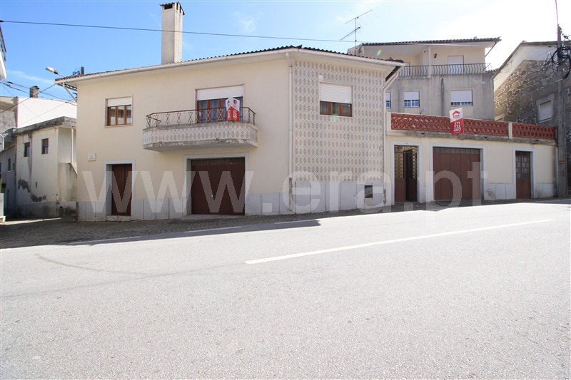 Moradia em Banda T4 / Gouveia, Ribamondego