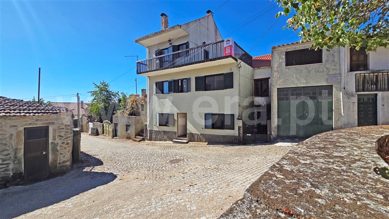 Moradia em Banda T4 / Guarda, Rochoso e Monte Margarida