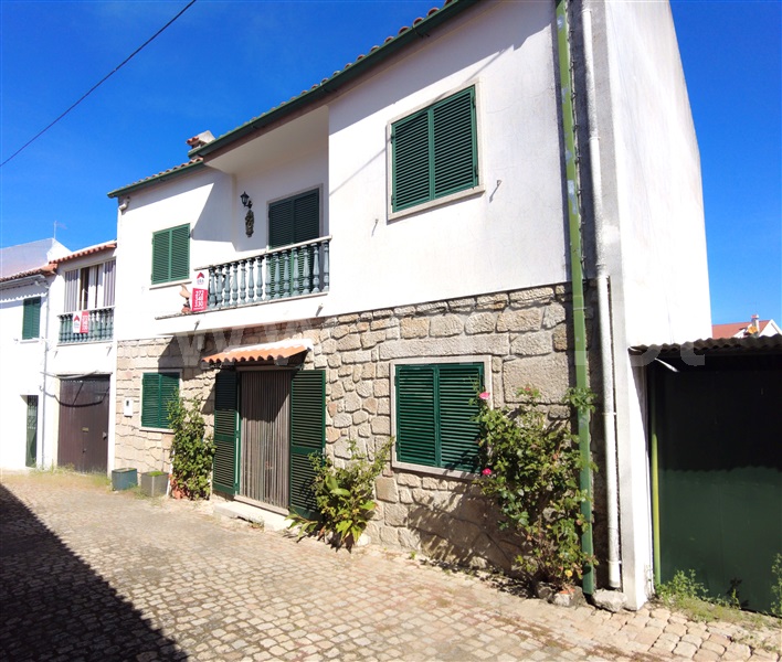 Moradia em Banda T4 / Idanha-a-Nova, São Miguel de Acha