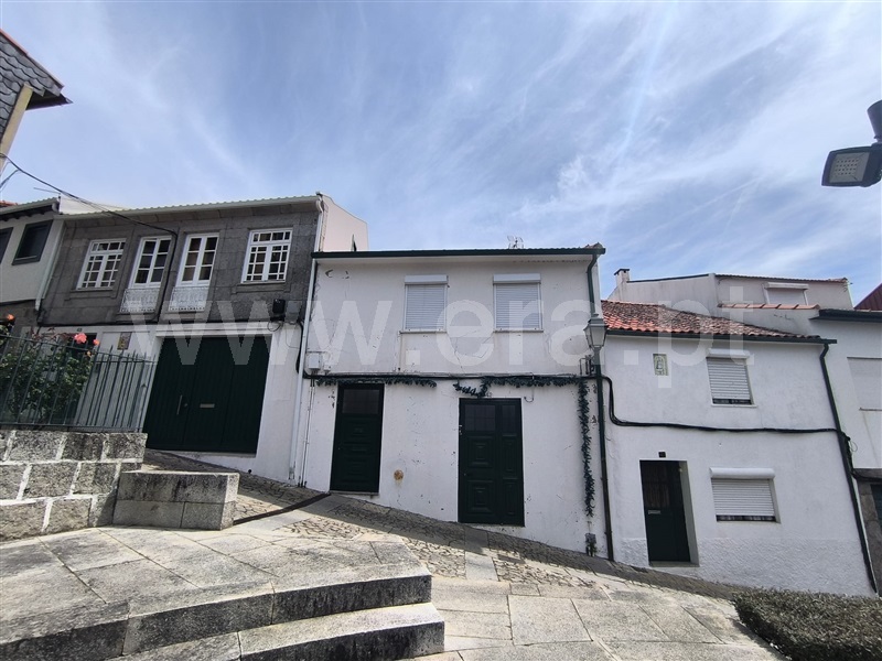 Moradia em Banda T4 / Lamego, Lamego (Almacave e Sé)