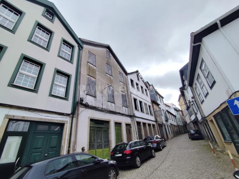 Moradia em Banda T4 / Lamego, Lamego (Almacave e Sé)