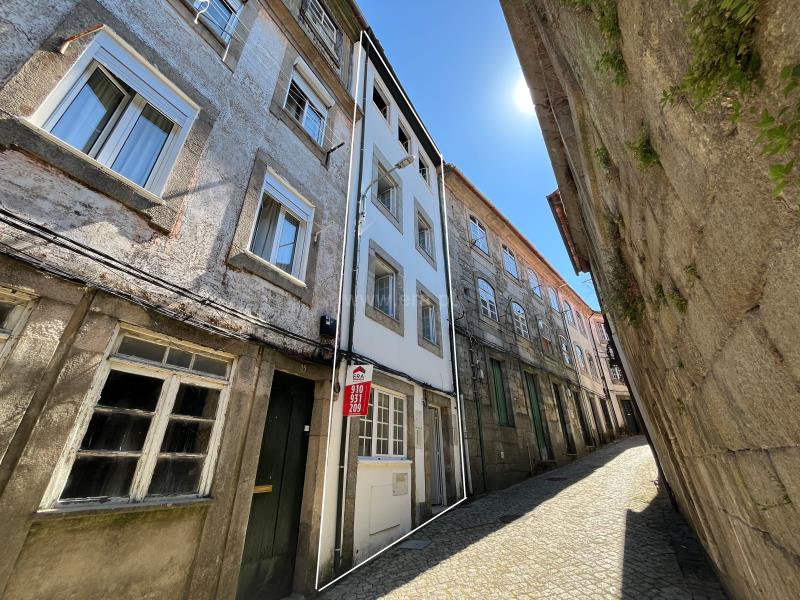 Moradia em Banda T4 / Lamego, Lamego (Almacave e Sé)