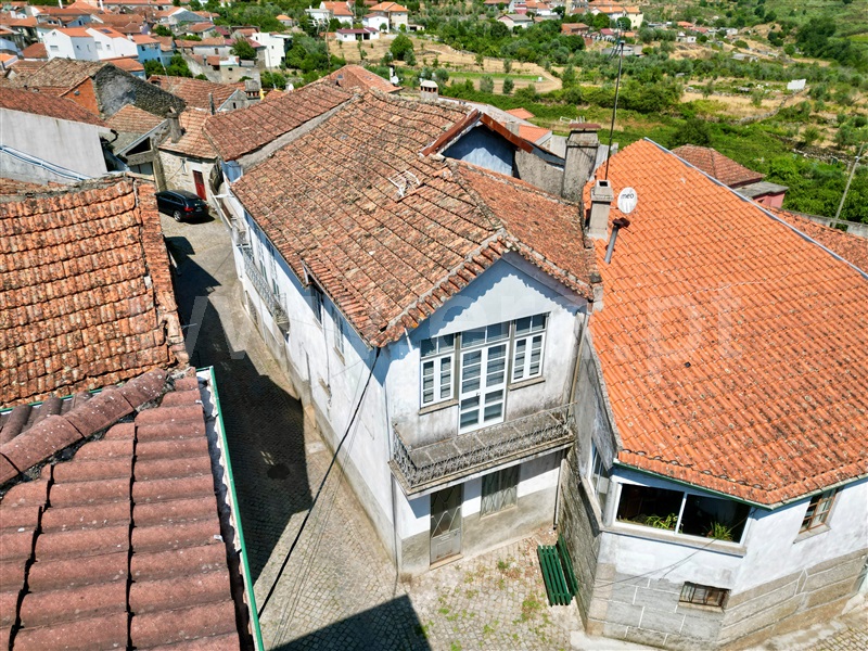 Moradia em Banda T4 / Mangualde, Abrunhosa do Mato