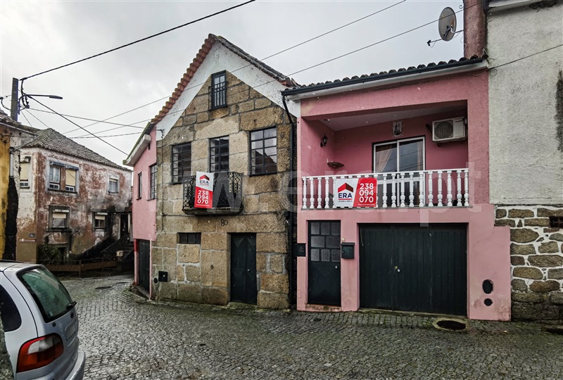 Moradia em Banda T4 / Oliveira do Hospital, Seixo da Beira