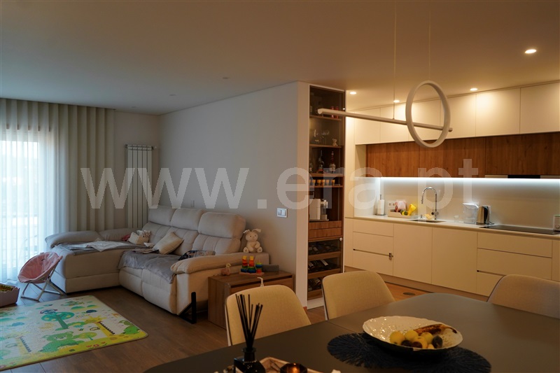 Moradia T4 à venda em Lordelo, €440.000