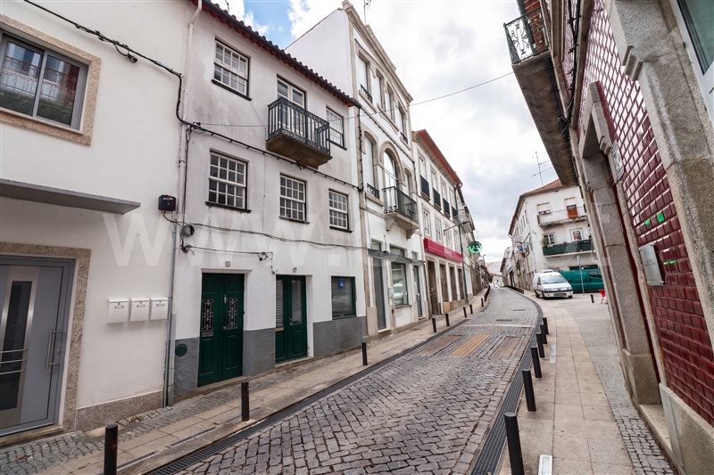 Moradia em Banda T4 / Pinhel, Pinhel
