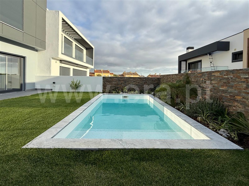 Moradia em Banda T4 / Sintra, Albarraque